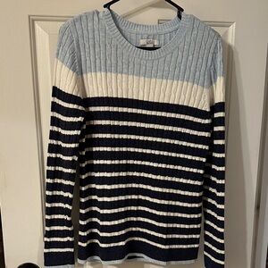 Croft & Barrow scoop neck cable knit sweater. Size medium.